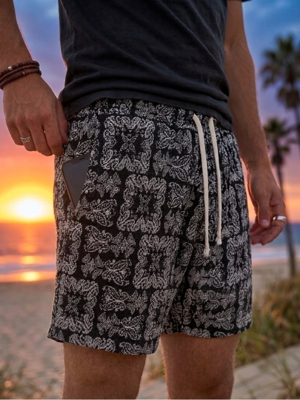 PacSun Black & White Paisley Tapestry Twill Shorts. Skater, Beach, Streetwear